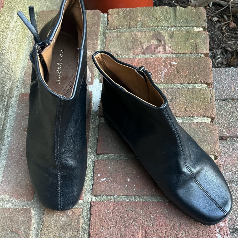 Easy Spirit Black Ankle Boots Sleek Design